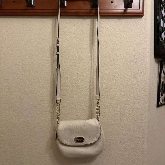 Michael Kors Gold White Crossbody Bag with Chain Strap - Picture 7 of 14